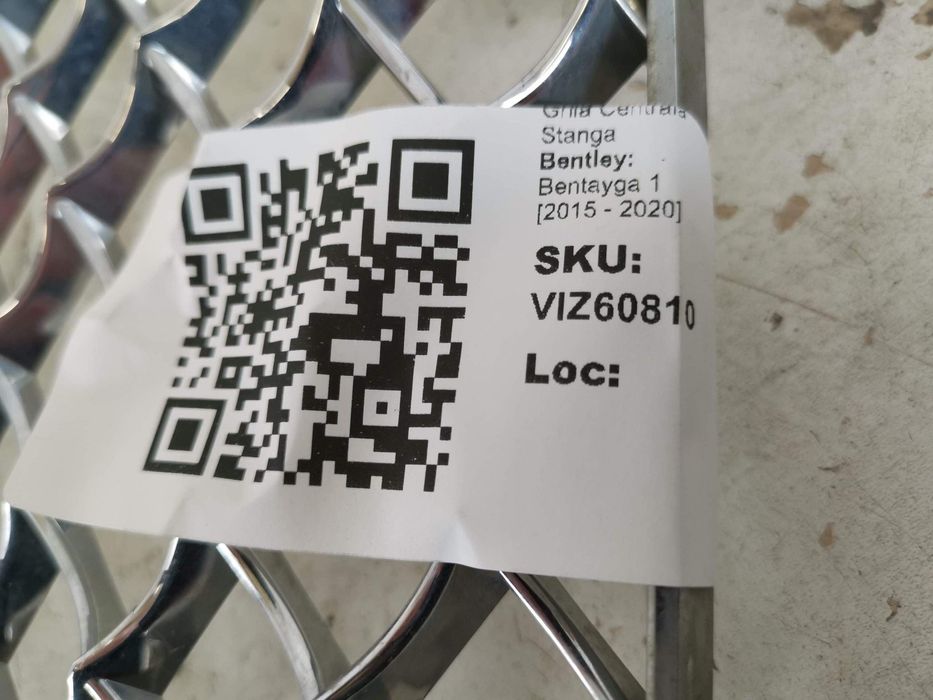 Централна решетка Ляв Бентли Бентайга / Bentley Bentayga Оригинална по