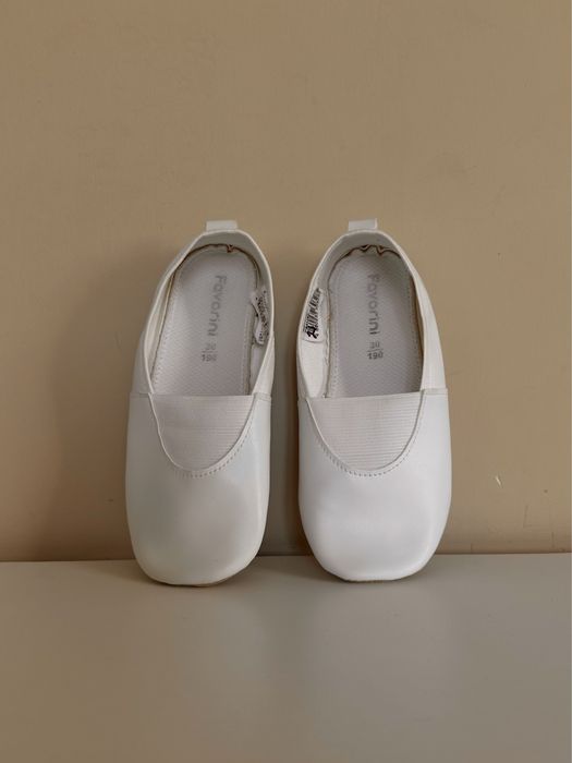 НОВЫЕ Чешки 30 размер, длина стопы 19 см!