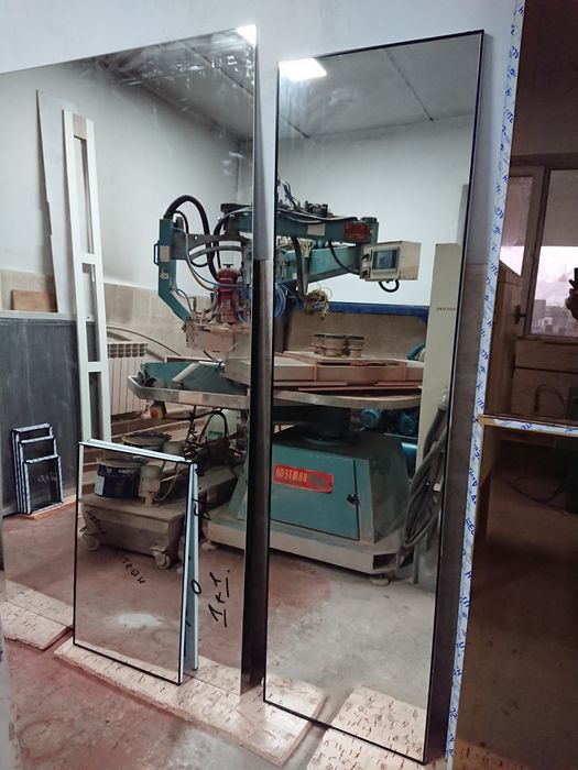 Зеркало в алюминевой раме!