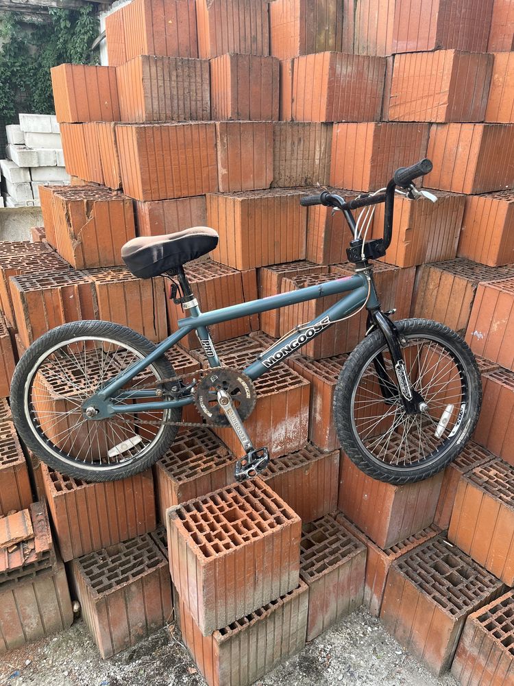 BMX Mongoose Menace Pro