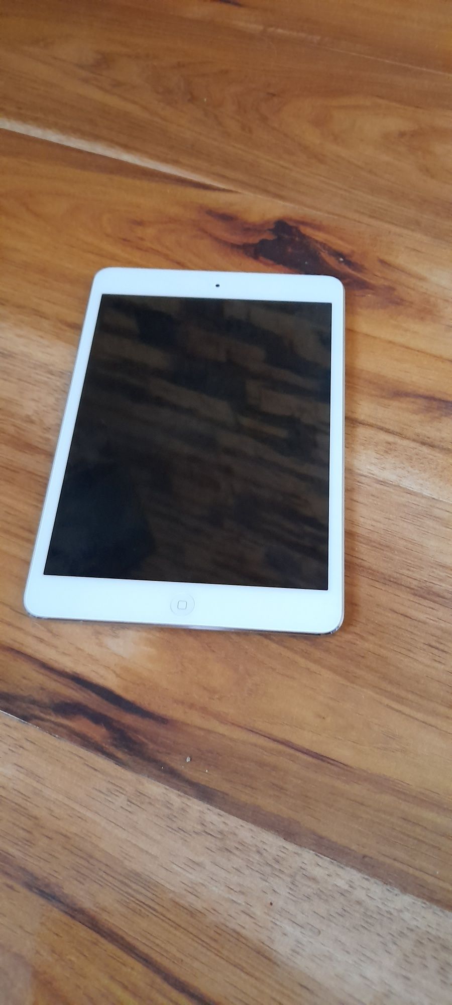 iPad tabletă 100 Ron