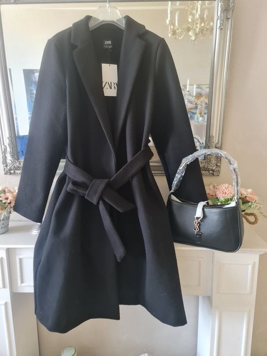 Zara, черно палто ново
