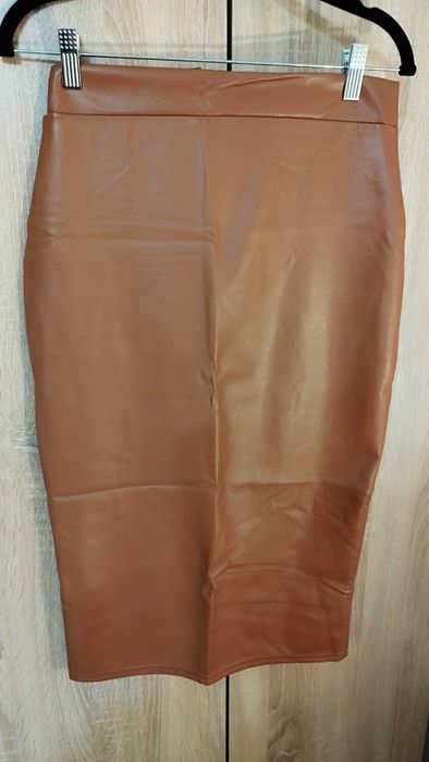 Нова кожена пола, миди дължина