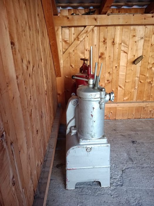 Cârnāțar Robust și cu două viteze