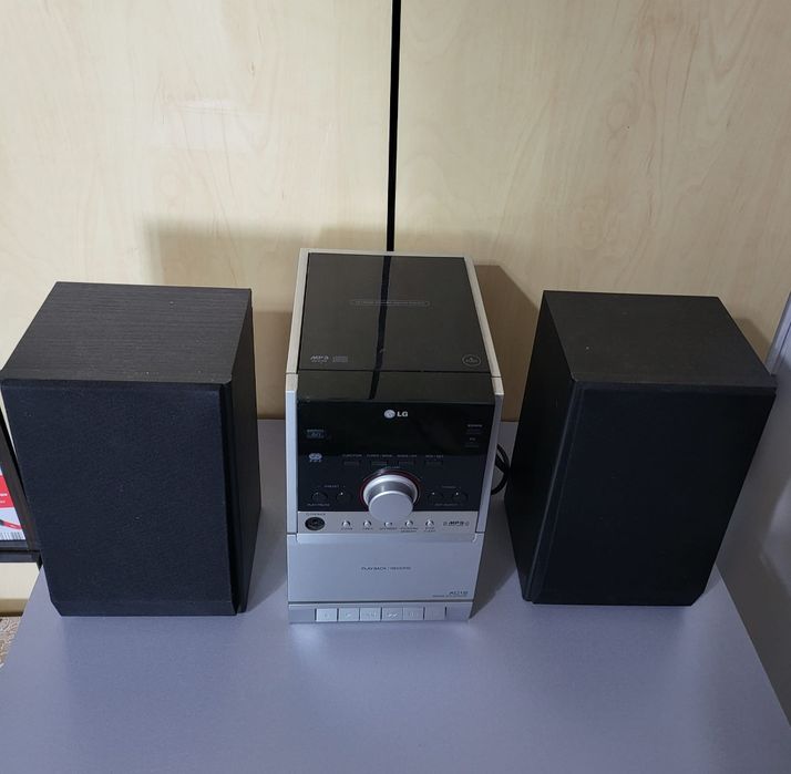 De vînzare combina LG cu boxe