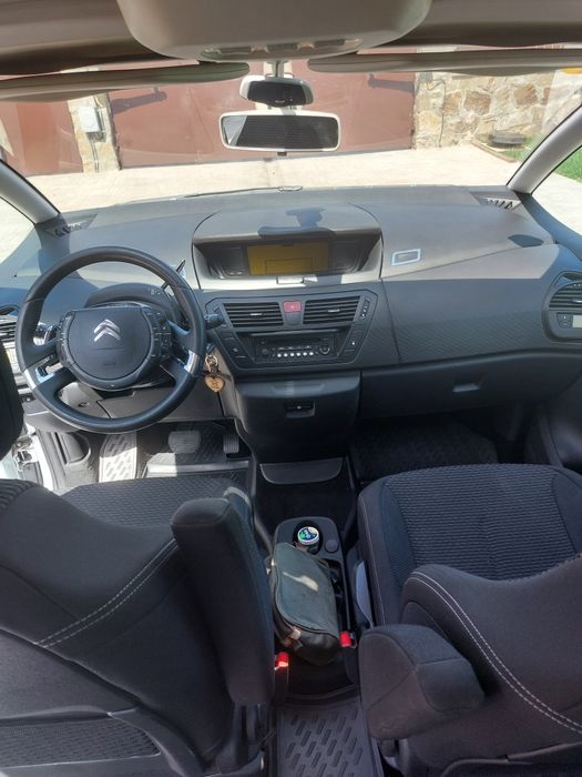 Vand Citroen C4 PICASSO 
-1.6 Benzina 
-cutie aitomata 6+1
-din anul 2