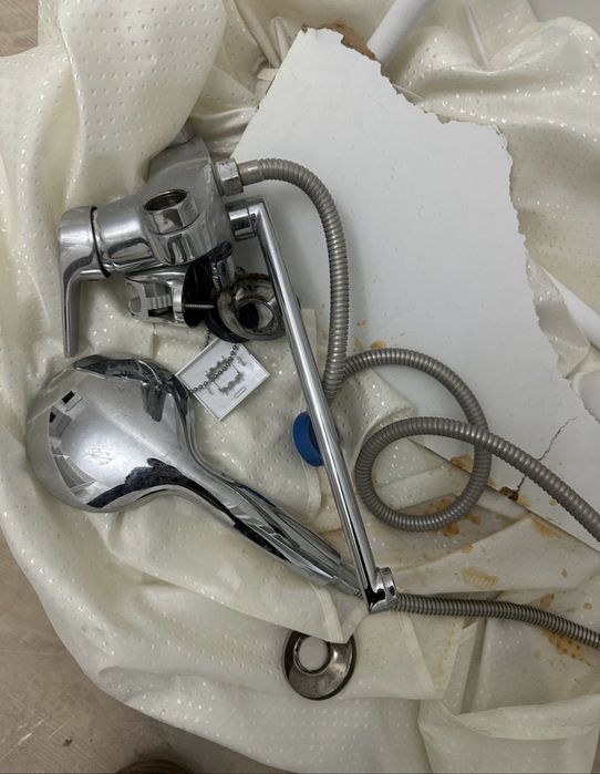 Продам смеситель для ванной комнаты или для душа