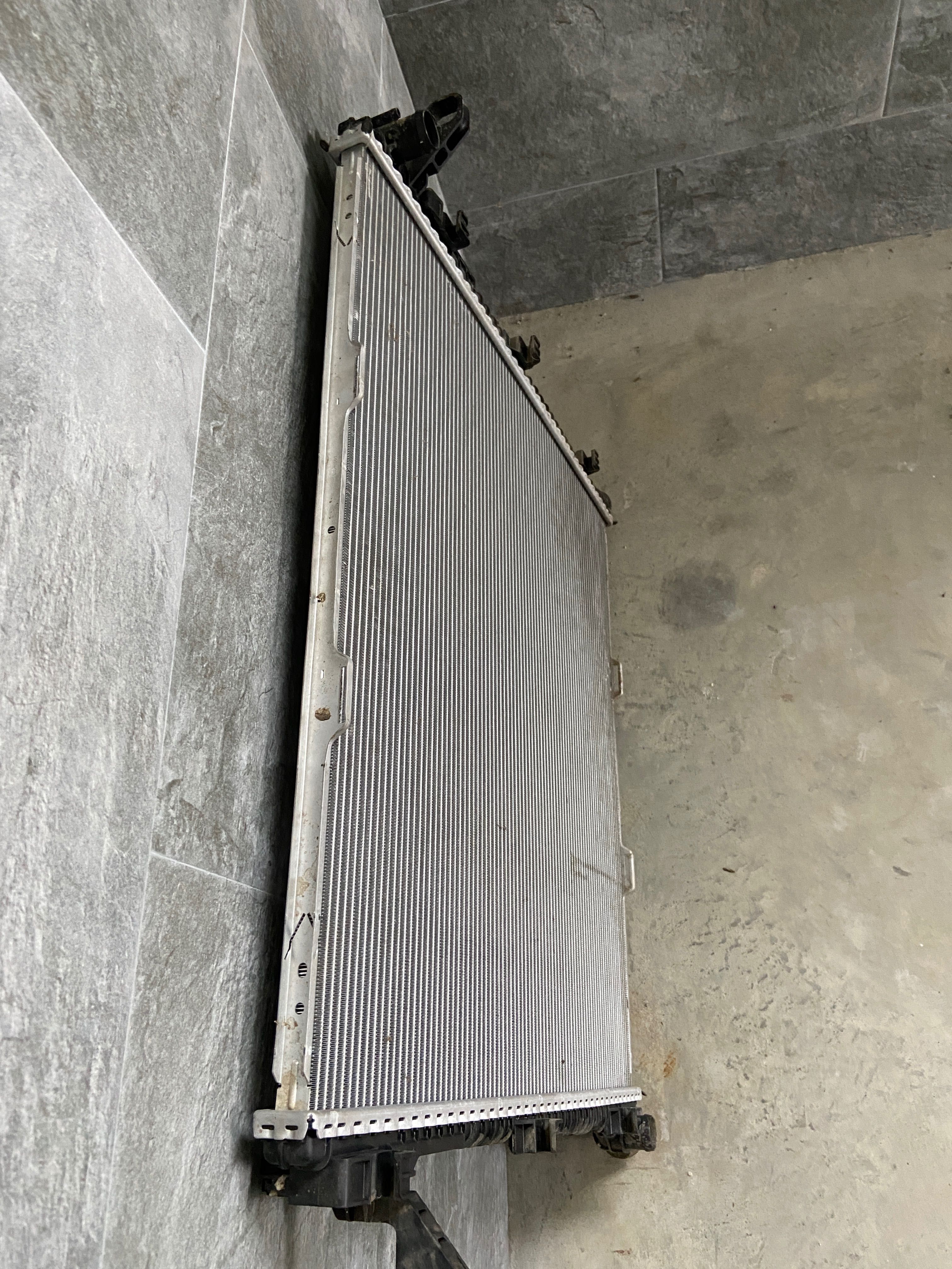 Vând radiator VW crafter 2019