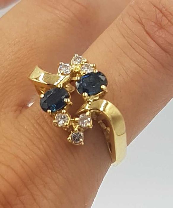 Splendid inel vintage din aur 18k ,safire si diamante naturale