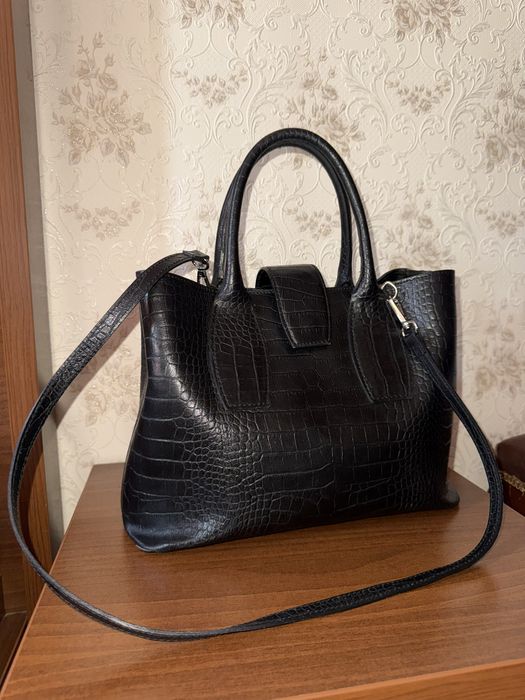 Сумка кожаная черная