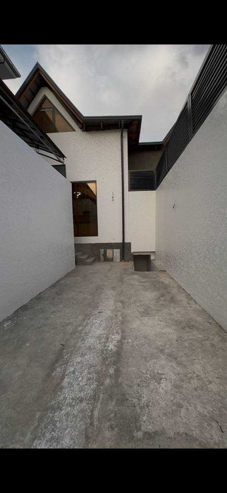 Сергели.Кенгмакон махалля. 2.2 сотихда 4 хонали янги уй сотаман .