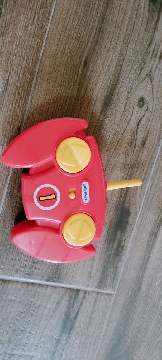 Mașina cu telecomanda Fisher Price