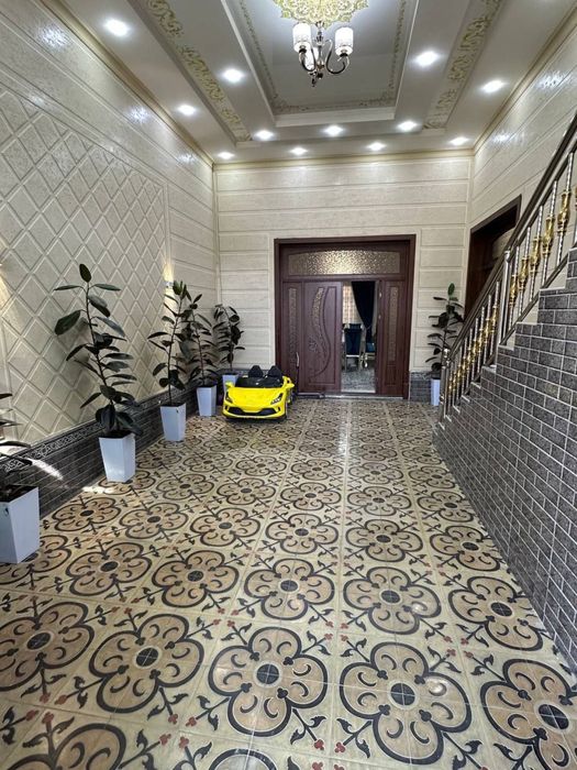 Hovli sotiladi srochna