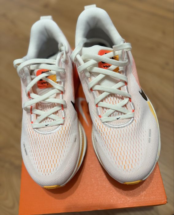 Маратонки за тичане Nike Vomero 18