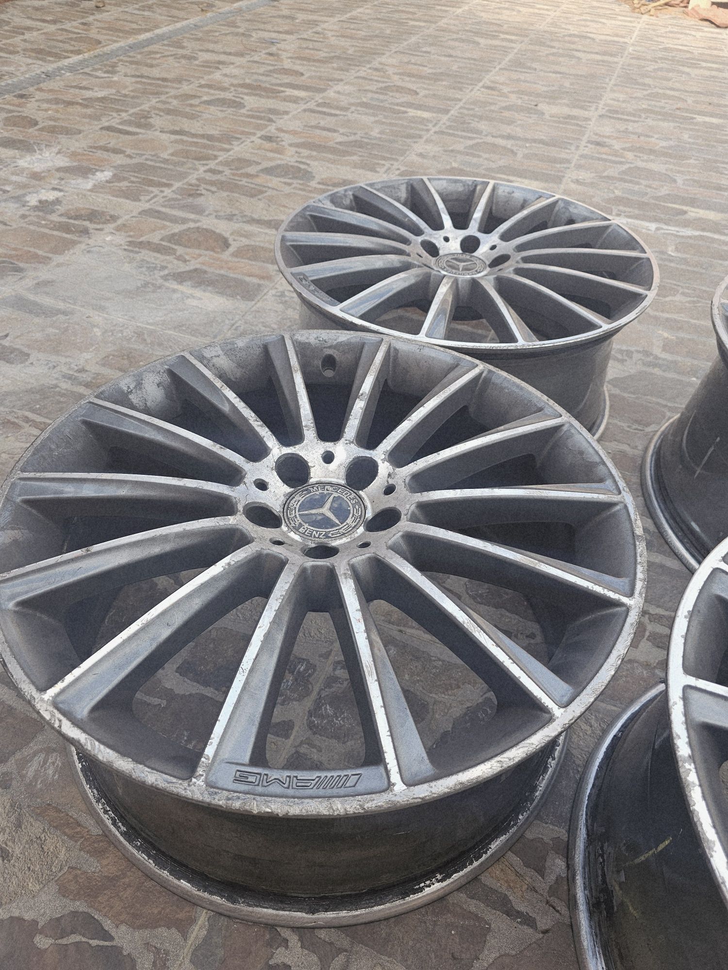 Продавам Мерцедес АМГ джанти R20