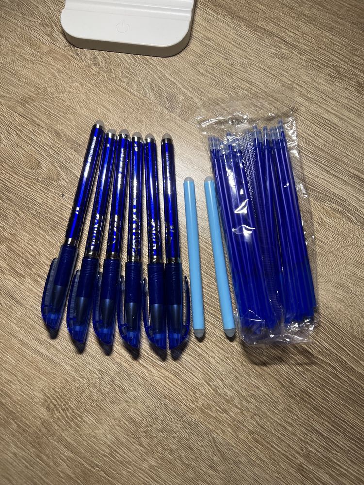 Стираемые ручки синего цвета для школьников и студентов