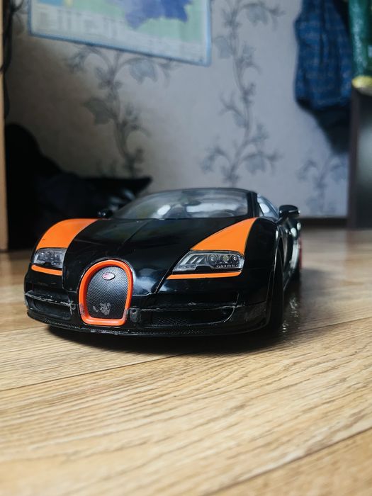 Продаю игрушечную машину на пульте управлен