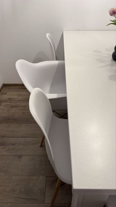 URGENT! De vanzare masa cu 7 scaune