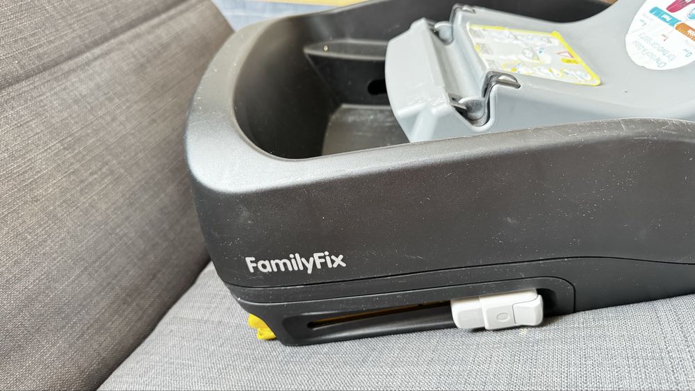 Scoica Maxi Cosi si baza iso-fix