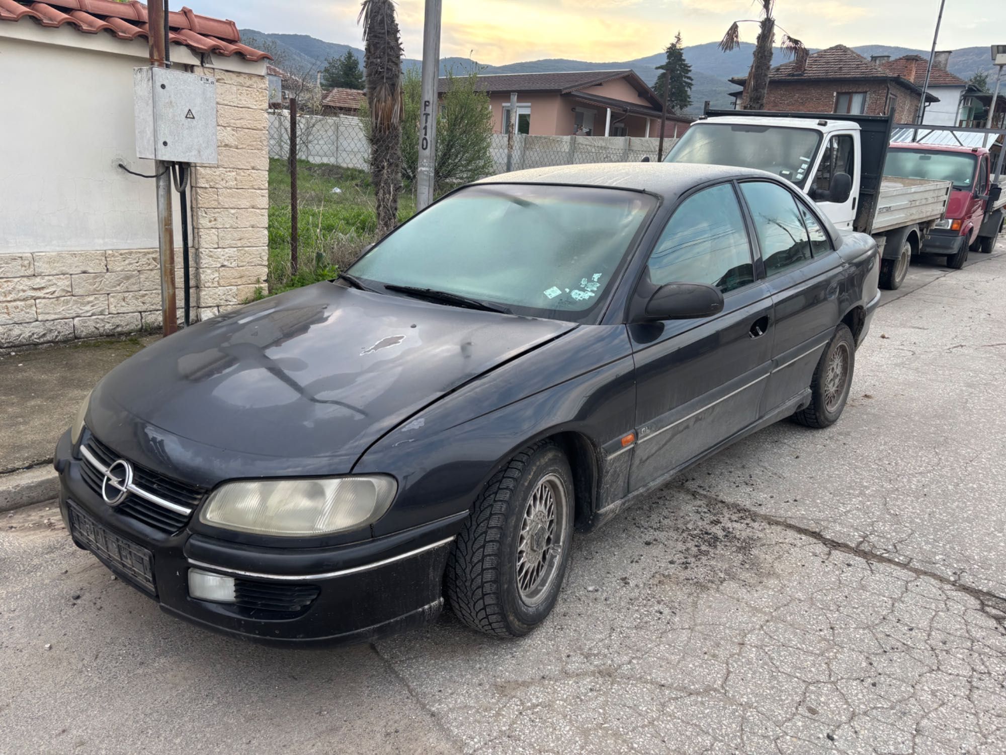 Opel omega 1.8 i на части