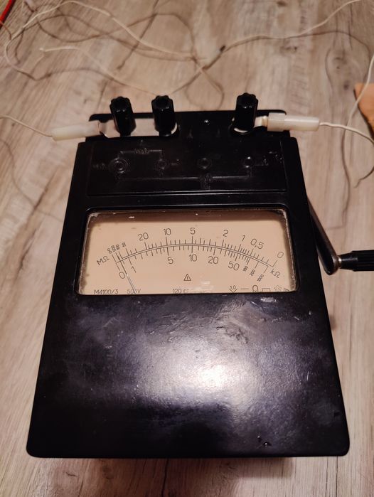 Мегаомметр М4100