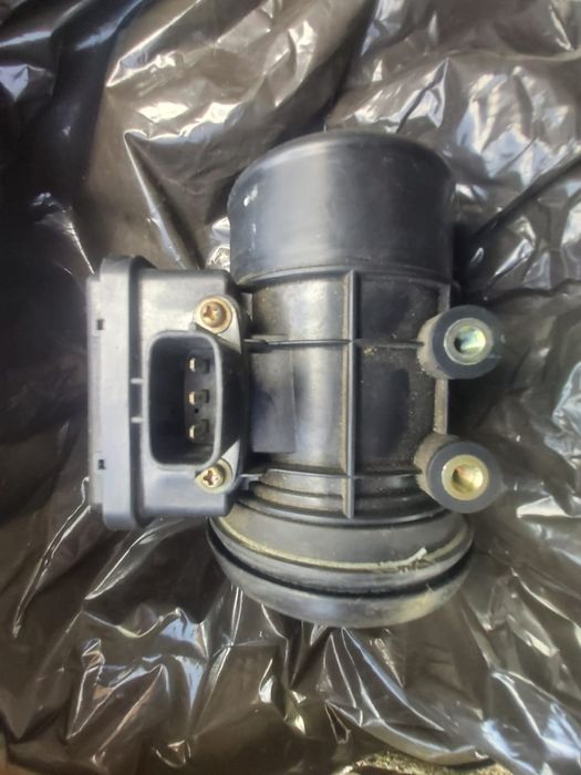 Продам расходомер Мазда