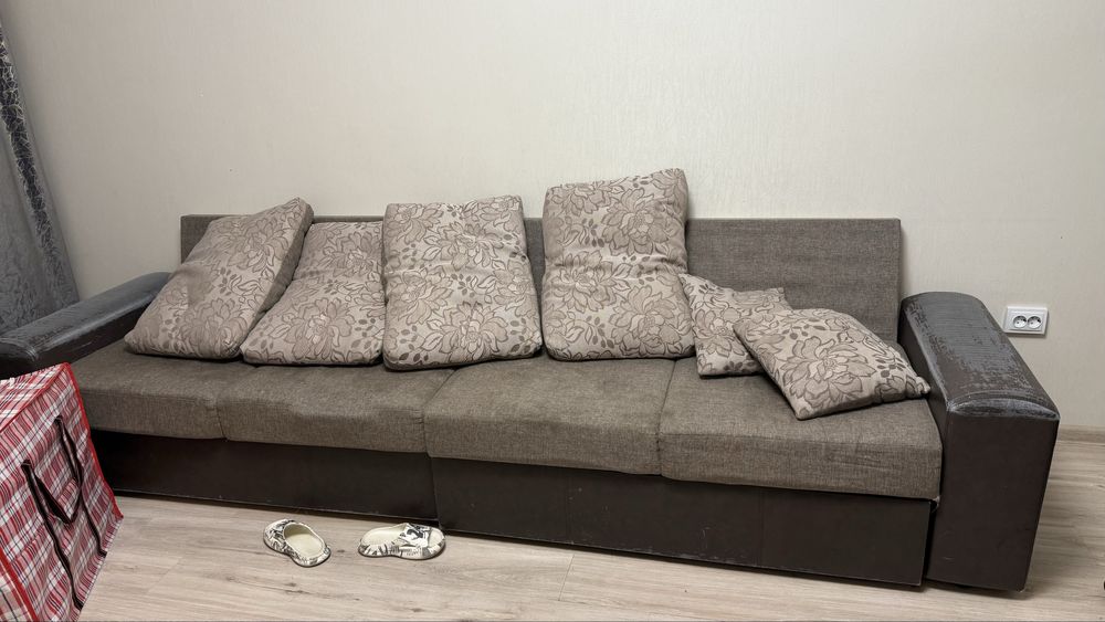 отдам бесплатно диван