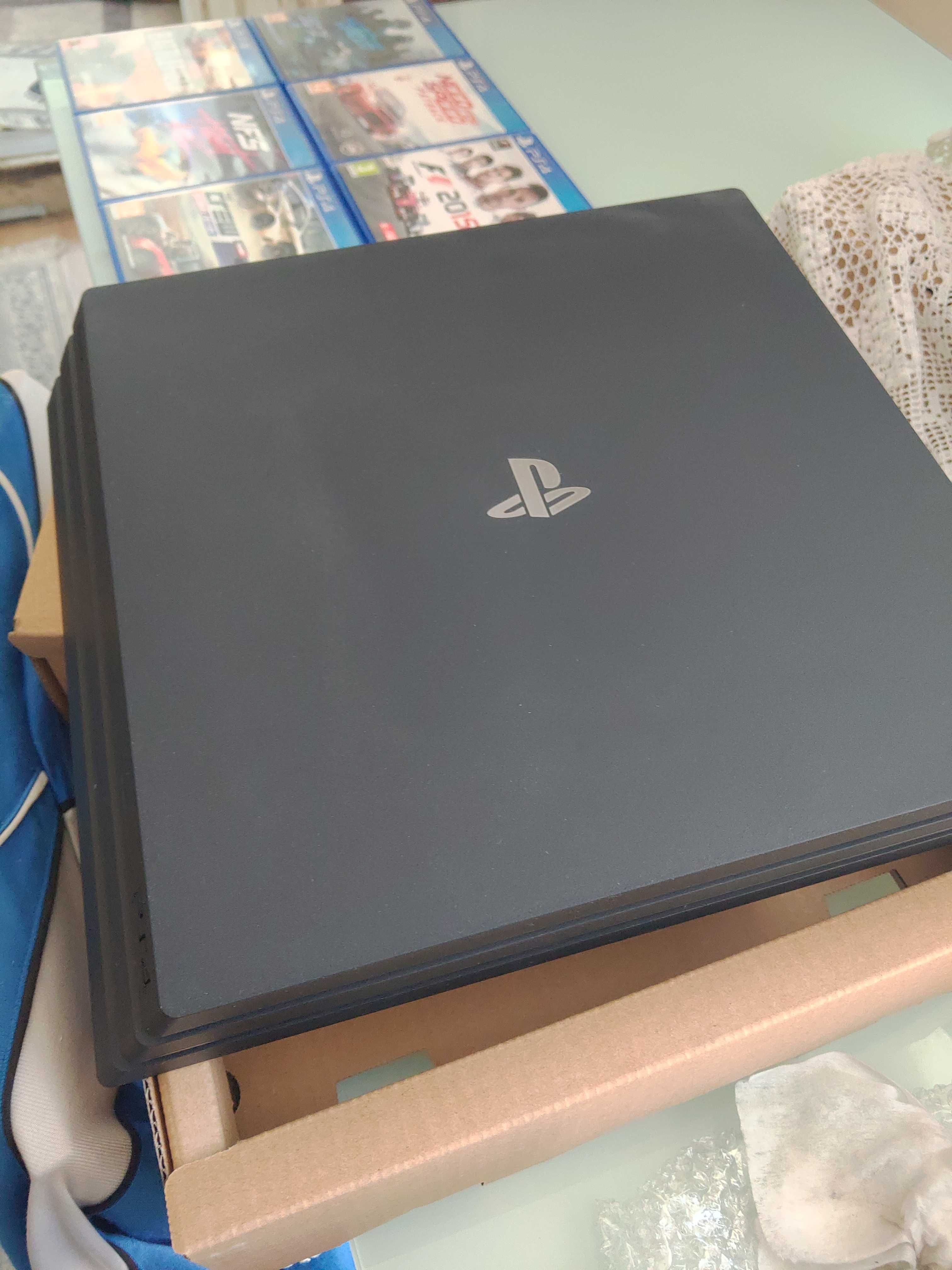 Продавам Пс4 Про С 7 Игри