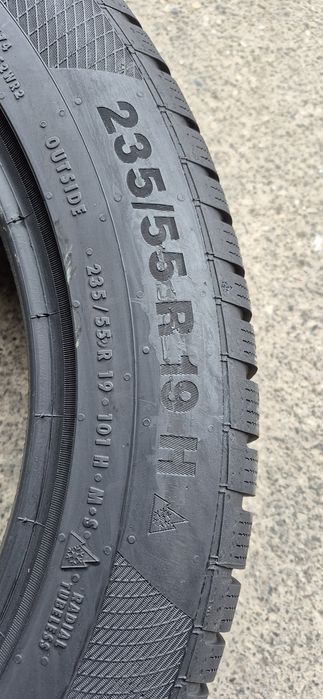 4 anvelope iarna runflat Continental 235/55/19.Pretul este pe bucata