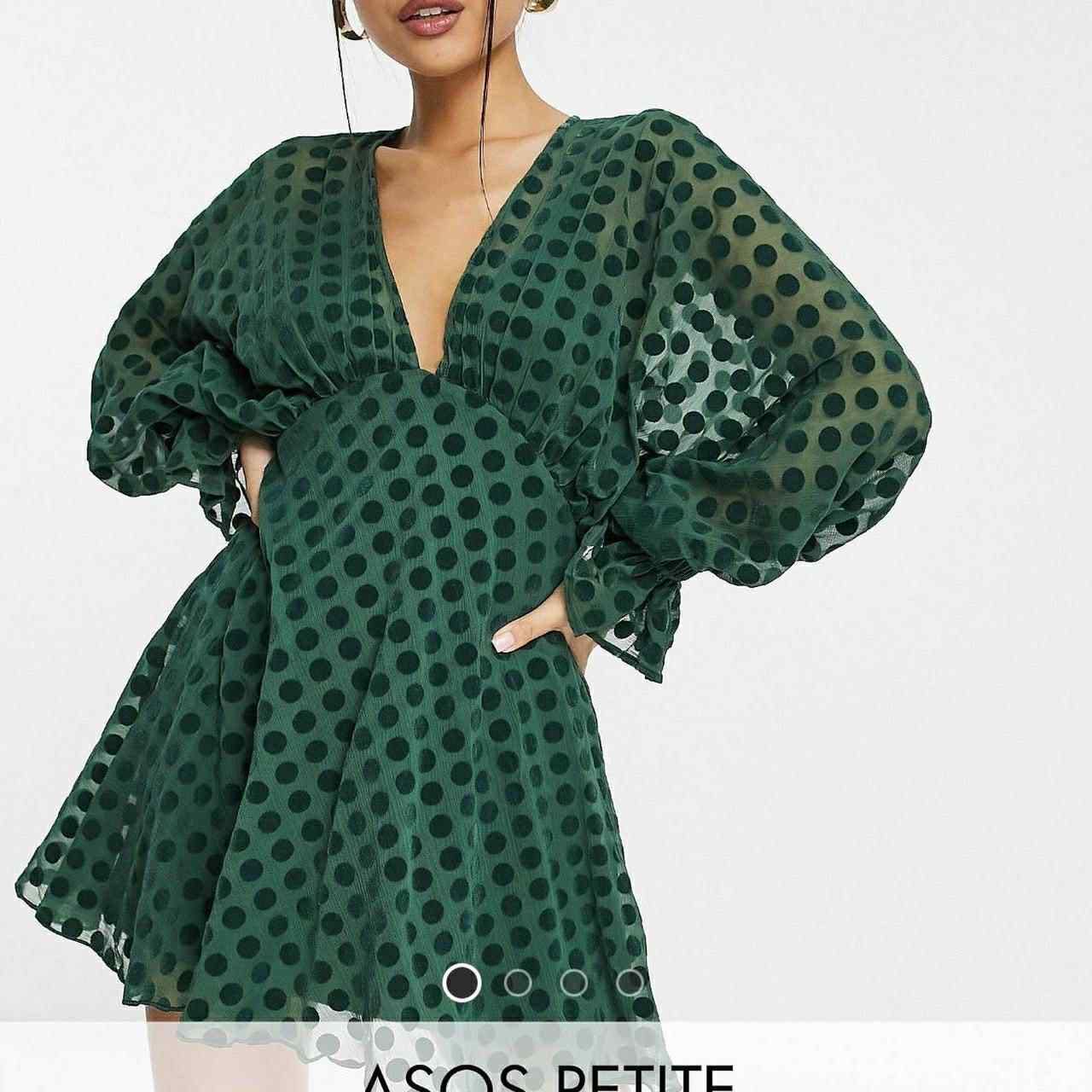 Къса зелена рокля на точки с прозрачен ръкав от ASOS