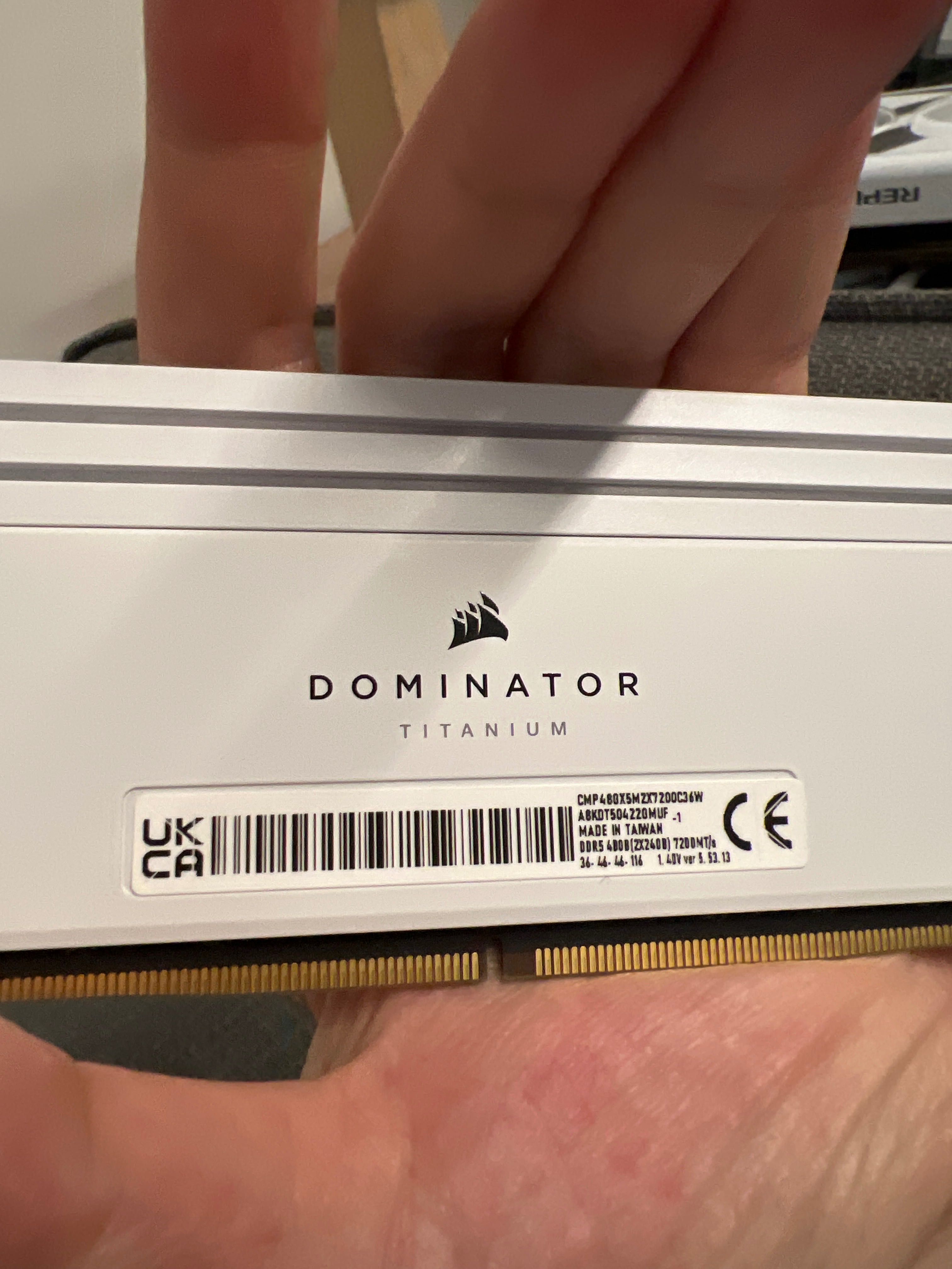 Продам DDR-5 DIMM 48 GB 7200 MHz Corsair Dominator Titanium