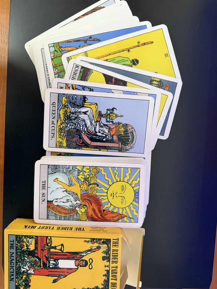 Vant carte tarot plus 3 pachete de carti