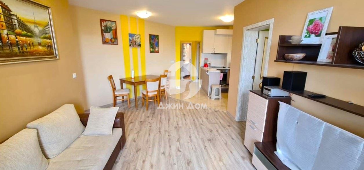 Продава се Тристаен апартамент в Поморие - 95 кв.м за 1231 €/кв.м - Снимка #1