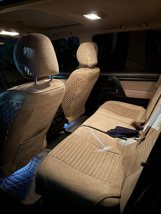 Продаю безупречный Toyota Land Cruiser 200 GXR V6 в редком цвете