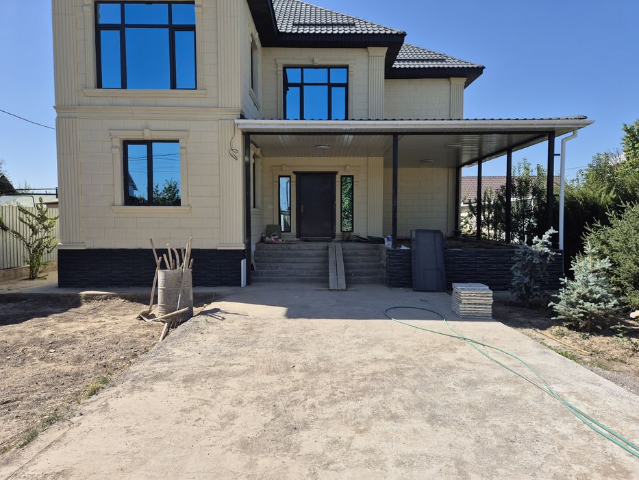 Продам дом на двух этажном уровне