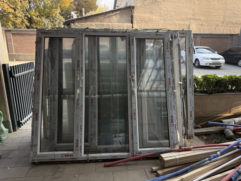 Rom plast va alyumin eshik