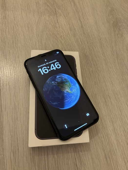 Vand Iphone 11 impecabil