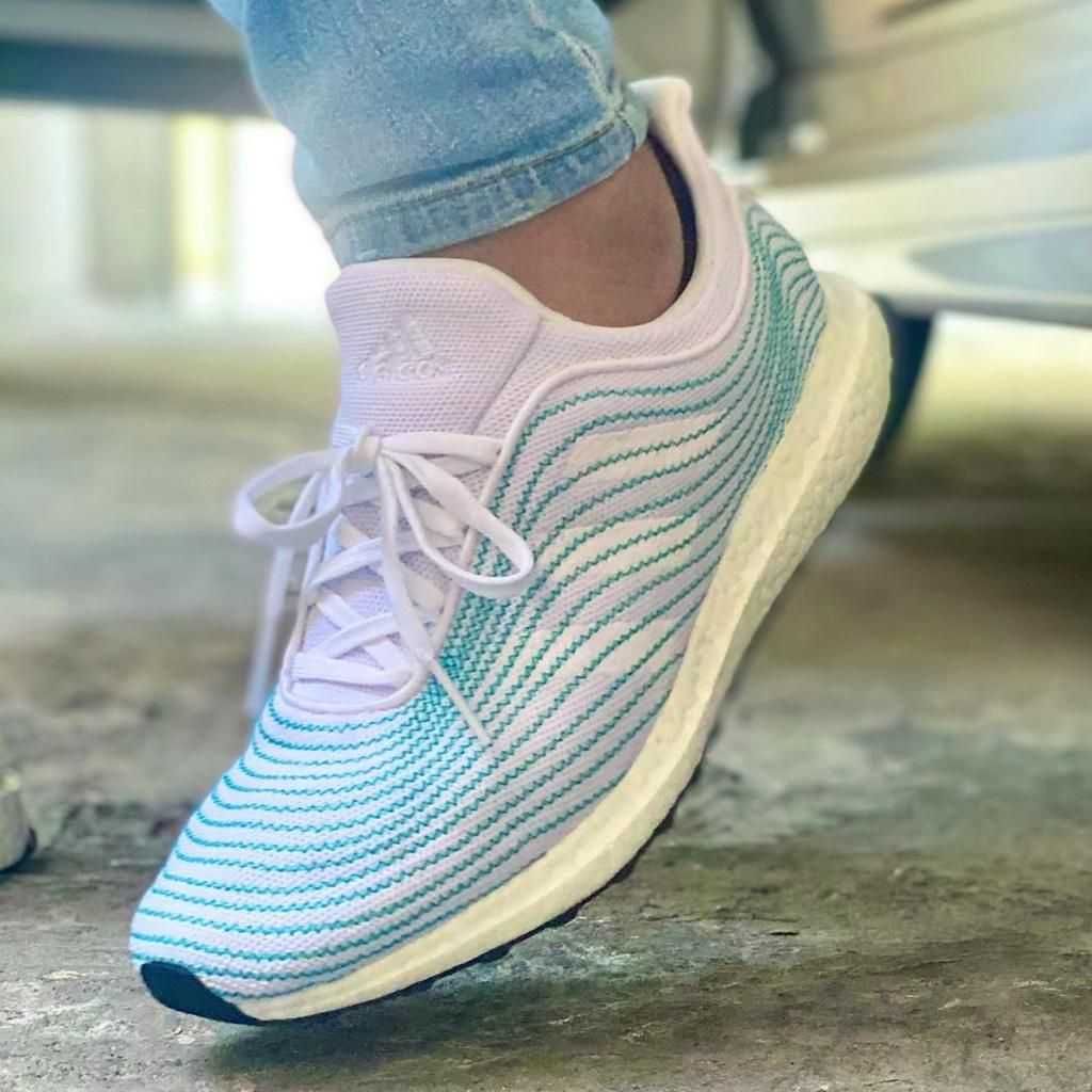 Оригинални Мъжки Маратонки *ADIDAS ULTRABOOST PARLEY * EU44 2/3