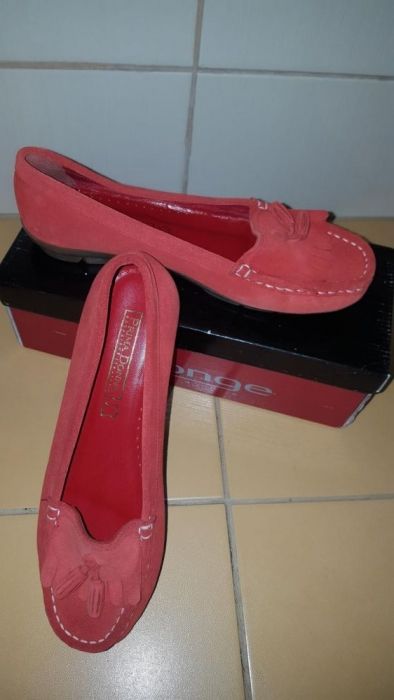 Pantofi mocasini rosii NOI din piele intoarsă 38