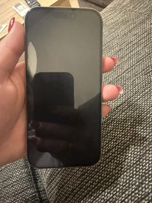 Iphone 16 pro 256 GB с оставаща 1 година гаранция