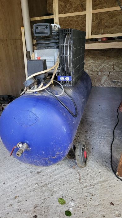 Compresor aer GIS 220l 380v