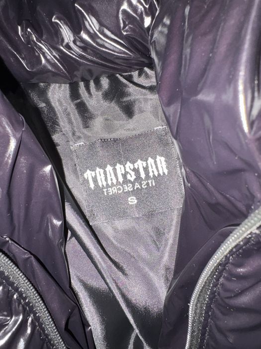 Vand geaca trapstar marimea S,noua