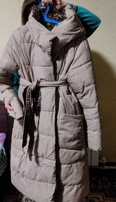 Женская зимняя куртка (пуховик)