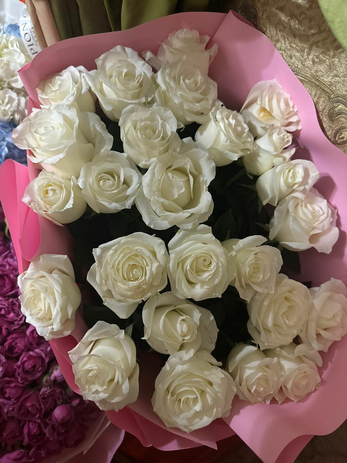 Белые розы 25шт, 15к