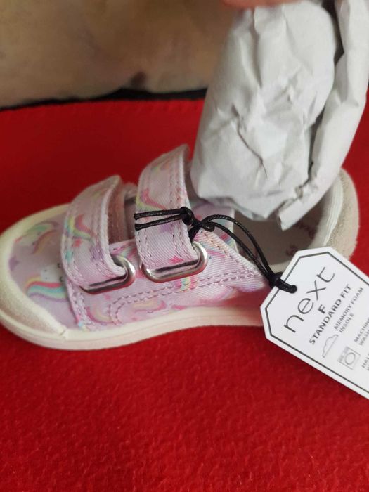 Детски гуменки, чисто нови