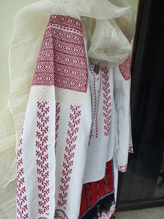 Costum de Gorj cu fir metalic si haina schilereasca/ie Gorj cu fir