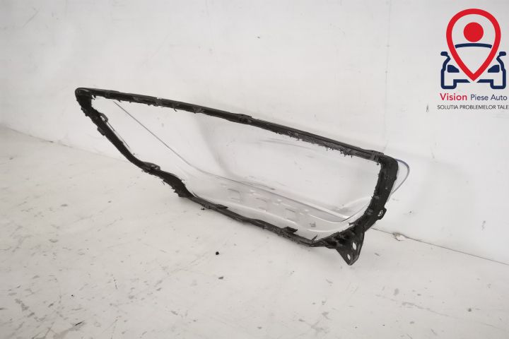 Волво ХЦ40 / Volvo XC40 Оригинална лява фарова стъкло в добро състояни