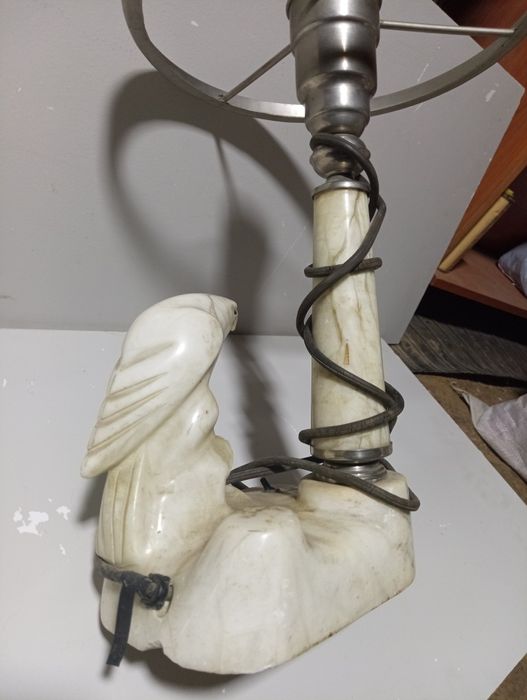 Мнаморный светильник