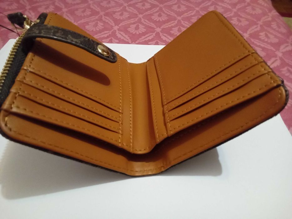 Portofel Nanette Lepore nou cu eticheta