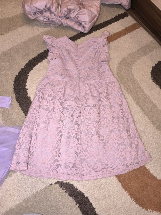 Детски Лот дрешки,зимно яке HM и две рокли 110см